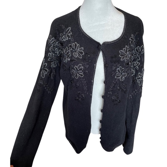 Sweaters - Heirloom Collectibles Vintage embroidered black cardigan w/ beautiful beading M